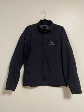 Arc'teryx Jacket Men's Large Black Softshell Windstopper Jacket Full zip front